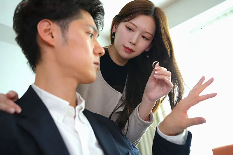 Người vợ đi đi chơi, anh xã ở nhà bị nhỏ em người vợ gạ đụ không trượt phát nào